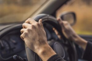 permisos para conducir vehículos manuales y/o automáticos